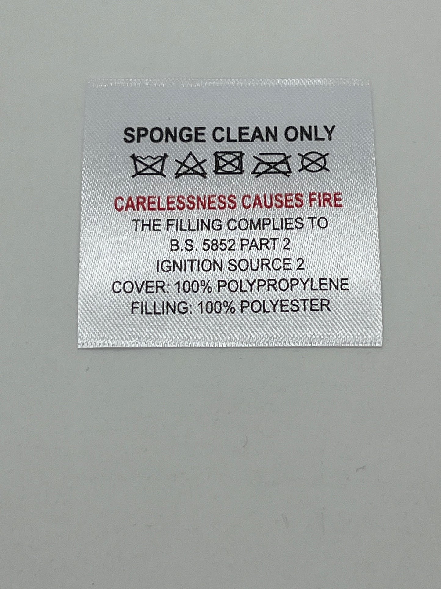 SPONGE CLEAN ONLY – Care Labels B.S 5852