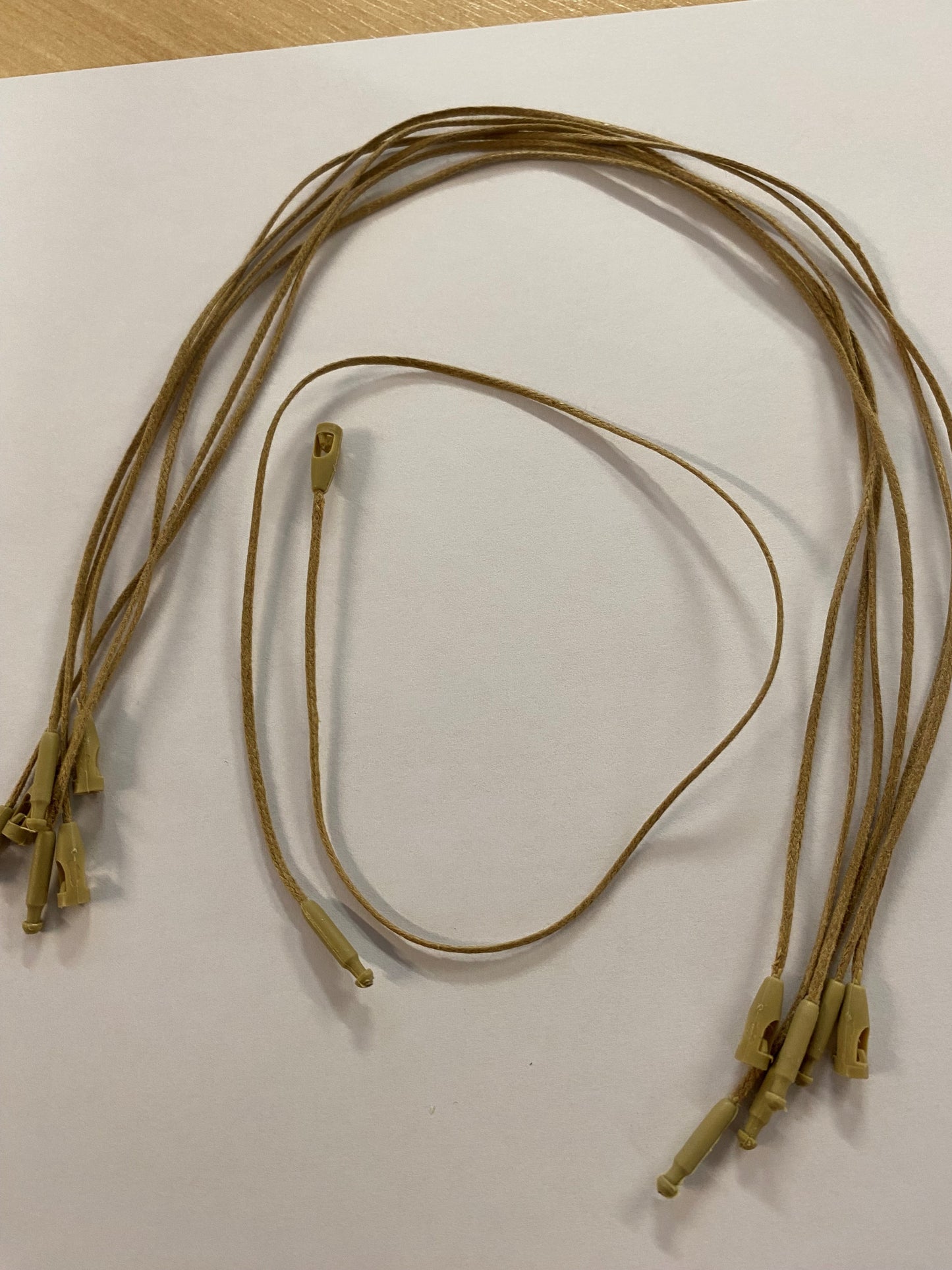 Light brown String & Seal