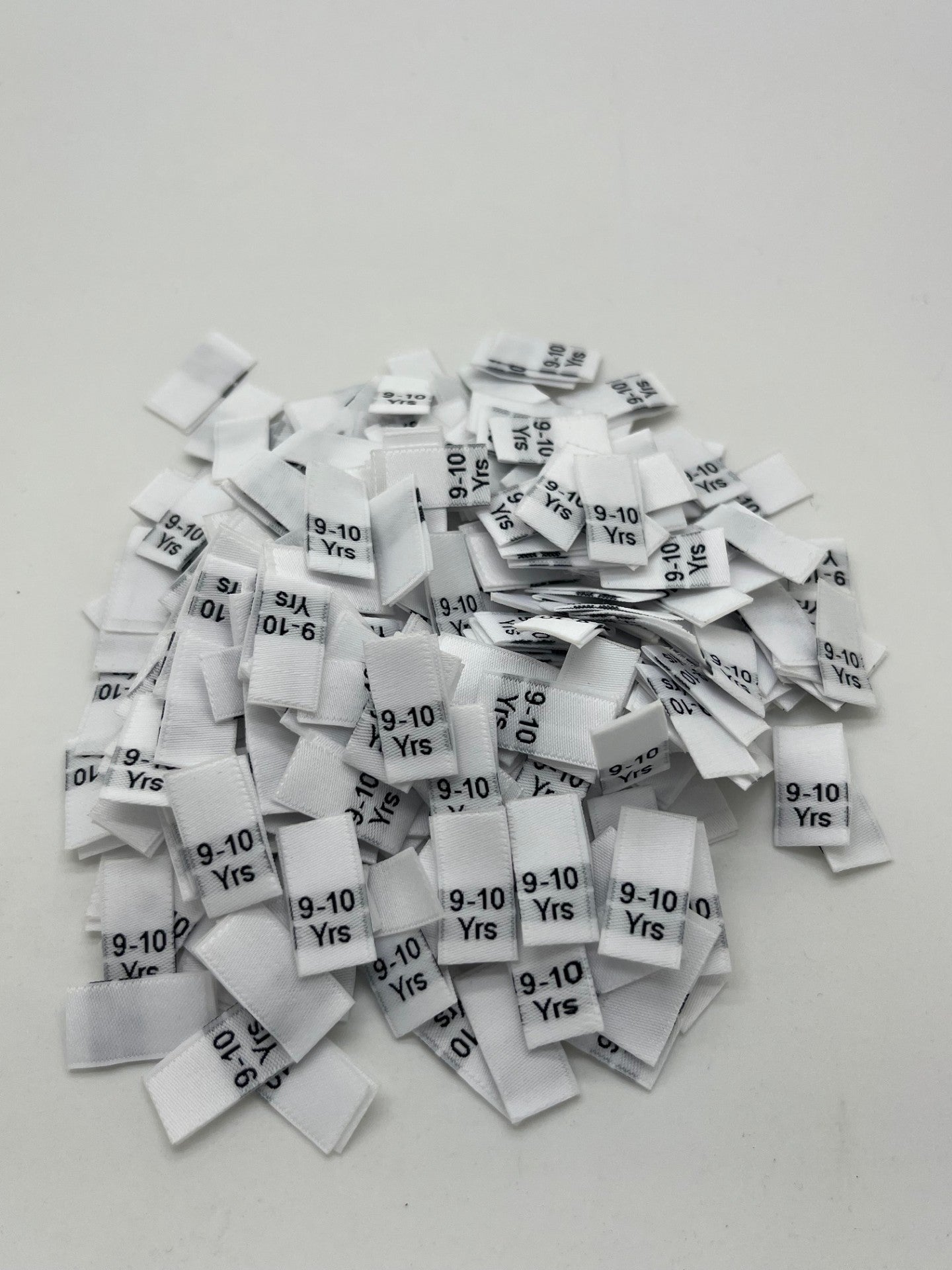 Children's size labels – white woven labels